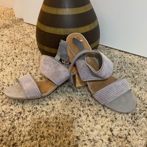 Toms gray strappy sandals with block heal